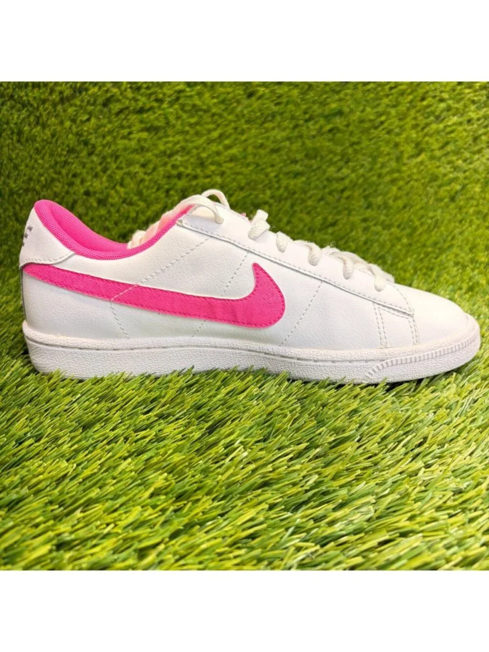 Nike Tinnis Classic GS Girls Size 6Y White Pink Athletic Leather Shoes Sneakers